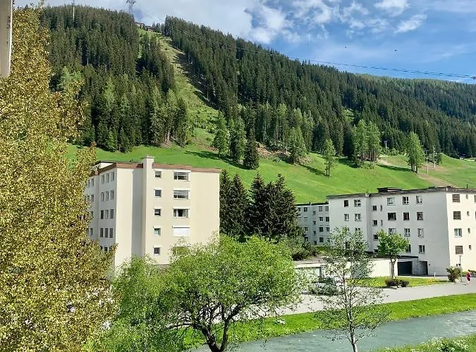 Bolgen - Close To Everything! Bolgen, Jakobshorn, Bus Stop, Train Station, Supermarket, School, Rentals, Restaurants And More! *