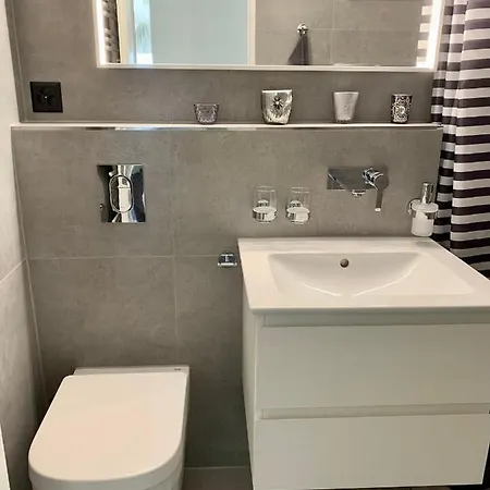 Bolgen - Close To Everything! Bolgen, Jakobshorn, Bus Stop, Train Station, Supermarket, School, Rentals, Restaurants And More! *